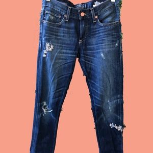 Lucky Brand slimboyfriend with flowers sewn in